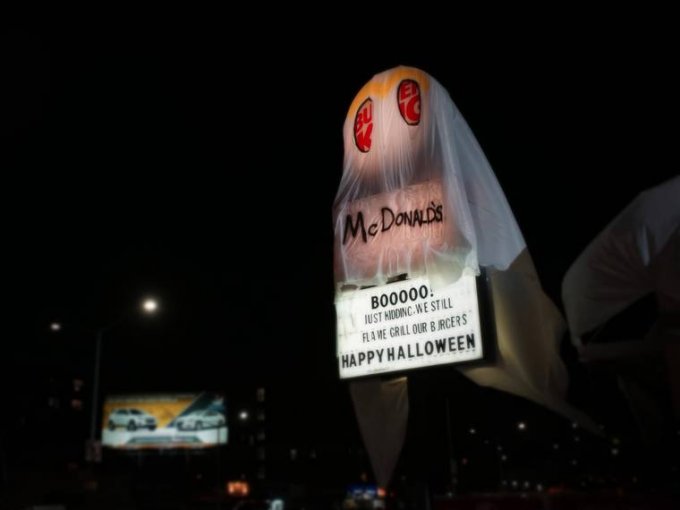 Burger King si traveste per spaventare e diventa McDonald's youparti news