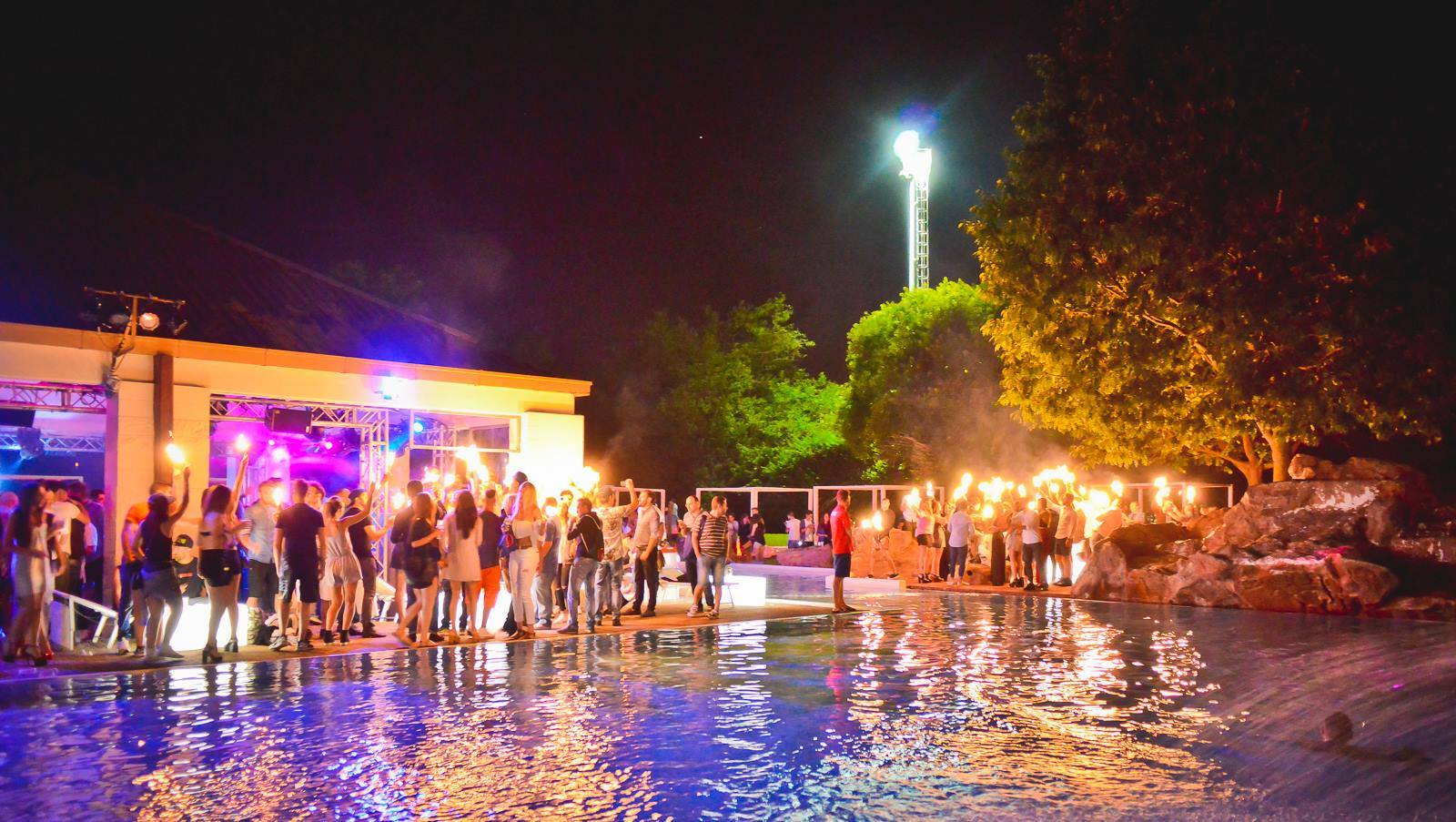 BANGARANG / Grand Opening Finest PoolParty milano festa in piscina youparti party