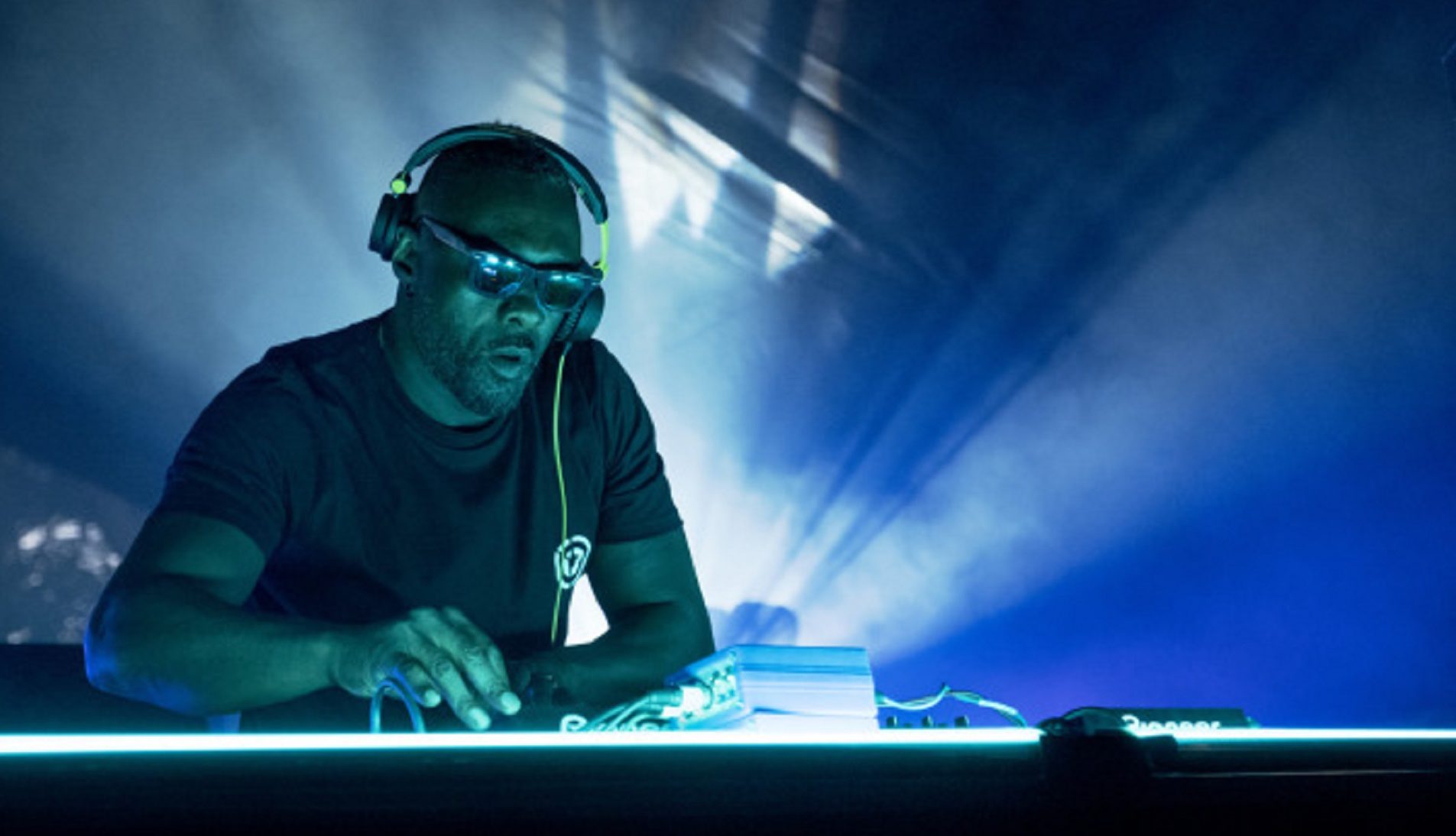 Idris Elba dj al Coachella