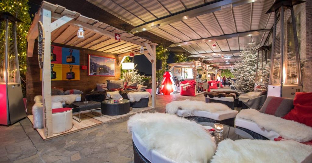 Swiss Winter Lounge aperitivo svizzero in terrazza con chalet in legno YOUparti milano palestro
