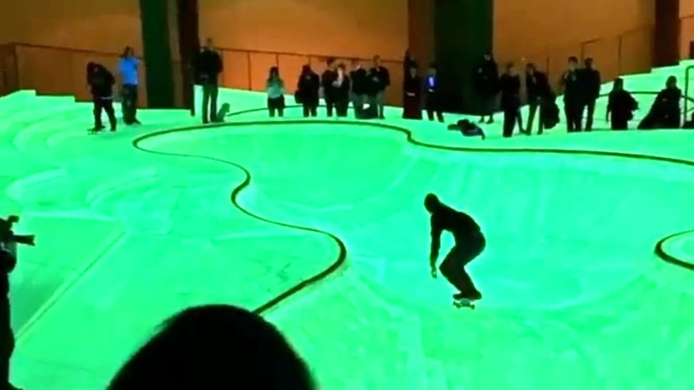 La Triennale trasformata in un grande skatepark fluorescente: si entra gratis YOUparti