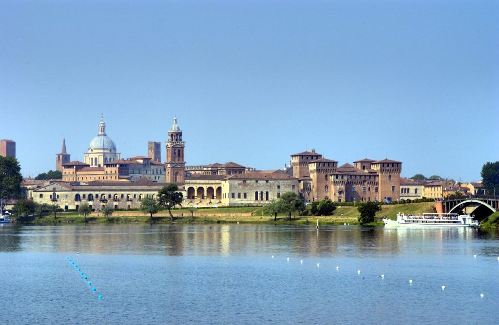 10 POSTI dove FUGGIRE dal mondo restando in LOMBARDIA YOUparti Mantova