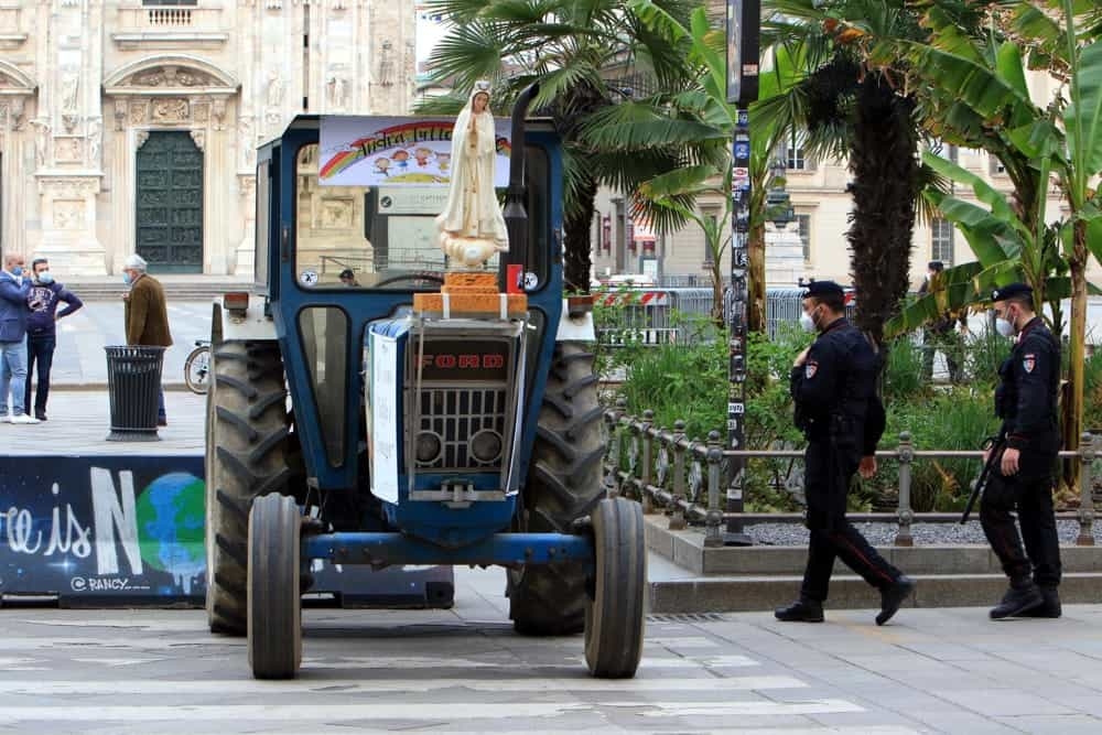 Il ragazzo di campagna 2020 torna a Milano YOuparti Pavia Duomo Trattore Coronavirus