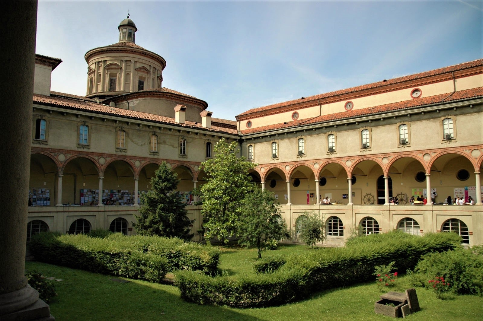 Il Museo Nazionale Scienza e Tecnologia ospita la mostra fotografica "Milano città aperta"