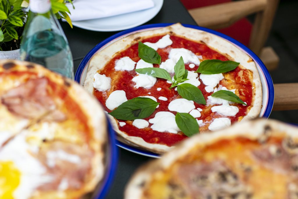 Flavio Briatore sbarca a Milano con Crazy Pizza YOUparti