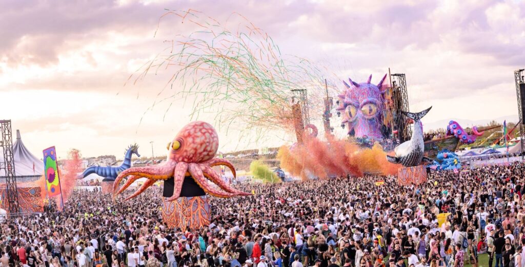 elrow Town arriva in Italia: l’8 giugno 2024 all’Iren Green Park di Reggio Emilia YOUparti